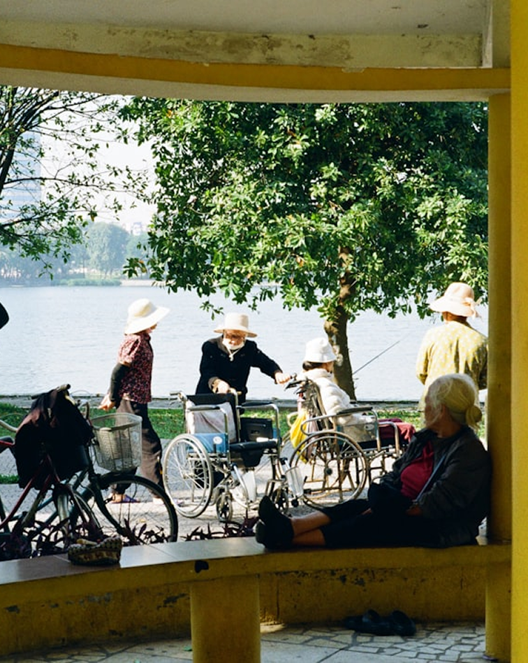 Creating Community: Social Activities for Seniors